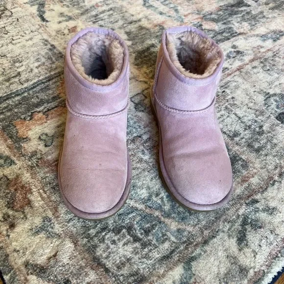 Youth’s UGG Boots Classic Mini II Sz 4 Pinkish Purple Suede Ankle Booties - Picture 6 of 12